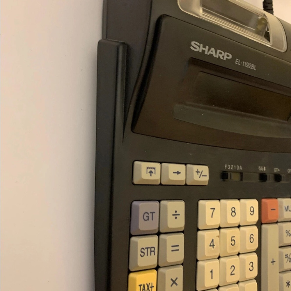 Sharp 12-Digit Calculator with Multi-Color Keypad 1192BL‎ - Picture 7 of 9